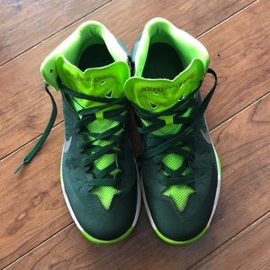 Nike hyper quickness size 9.5